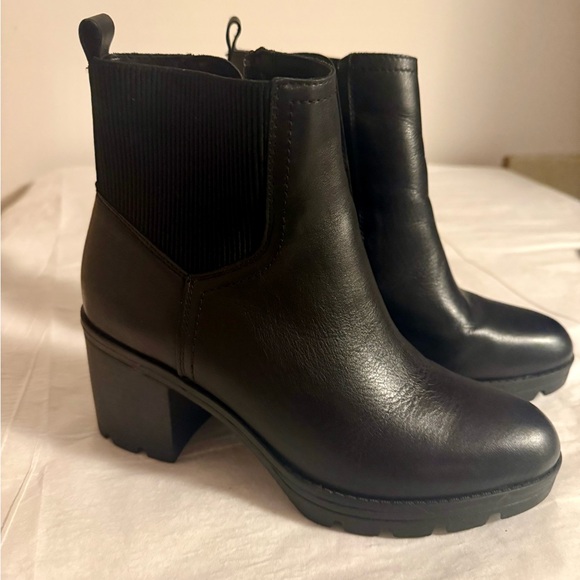 Naturalizer Shoes - Naturalizer Verney Black Boot size 8
